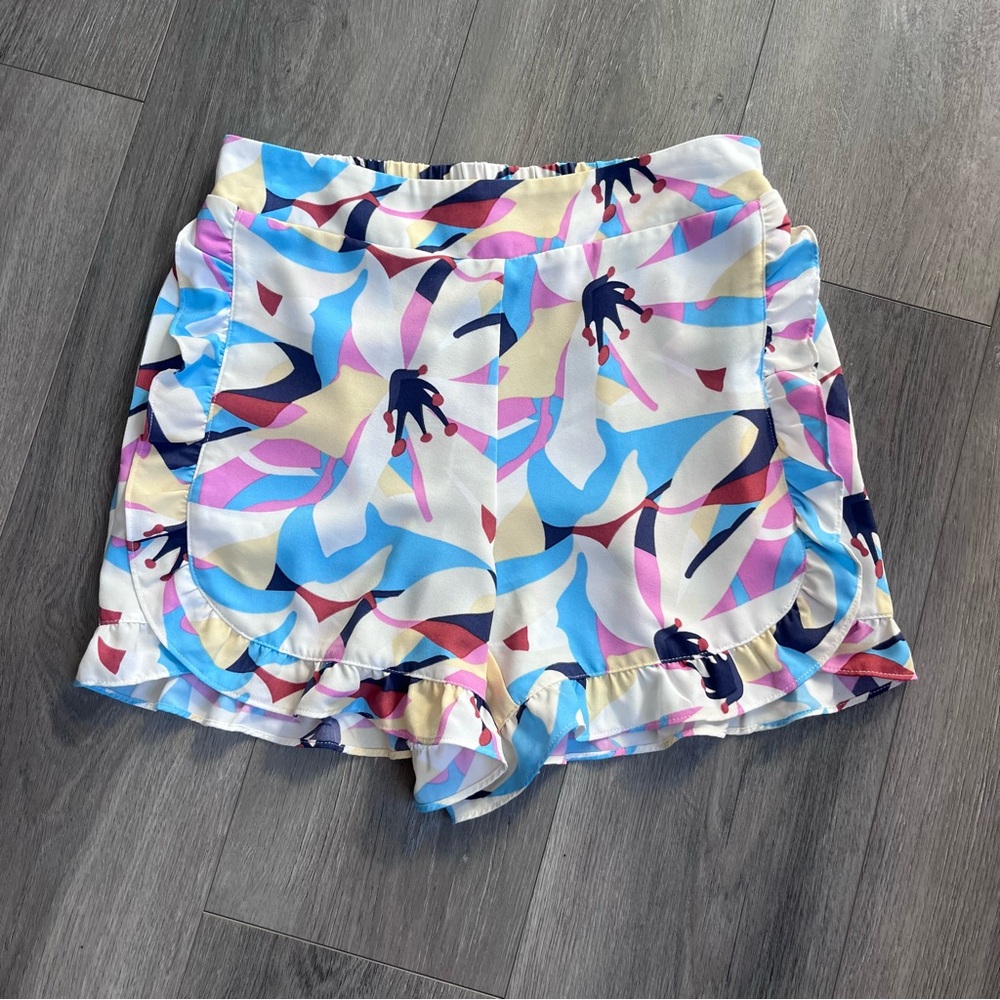 Women’s THML Shorts , abstract floral pattern, Ruffle Detailing Size XS